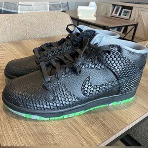 Nike shoes. Brand new. Never worn! Size 11 Mens. In black